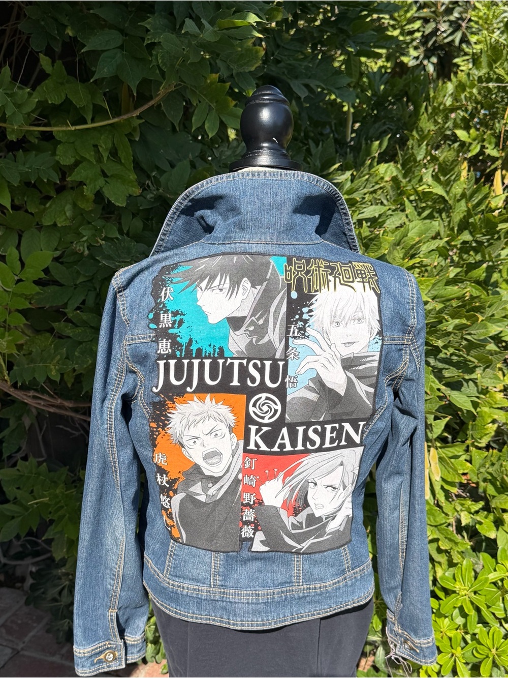 Women's "JUJUTSU KAISEN" Rhinestone Jean Jacket-Small
